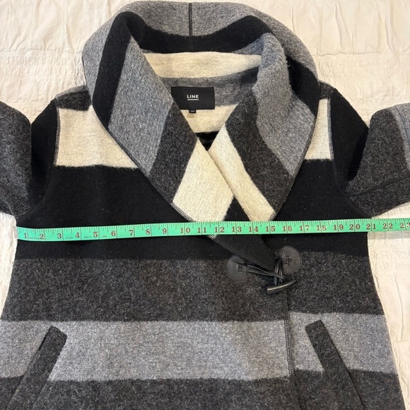 Line Blossom Wool Blend Jacket, Black Grey, Size Small, Classic Quiet Luxury - Picture 4 of 10